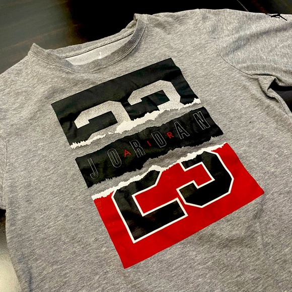Jordan Boys Dri-Fit Shirt Size L (12-13YRS) - Picture 3 of 6